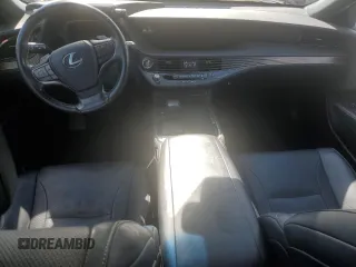 2018 Lexus LS 500 z VIN JTHB51FF1J5004928, wystawiony jako Copart lot #49012143 z przebiegiem Nie podano mil oraz . Historia ofert i sprzedaży dostępna na DreamBid. Obrazek 8.