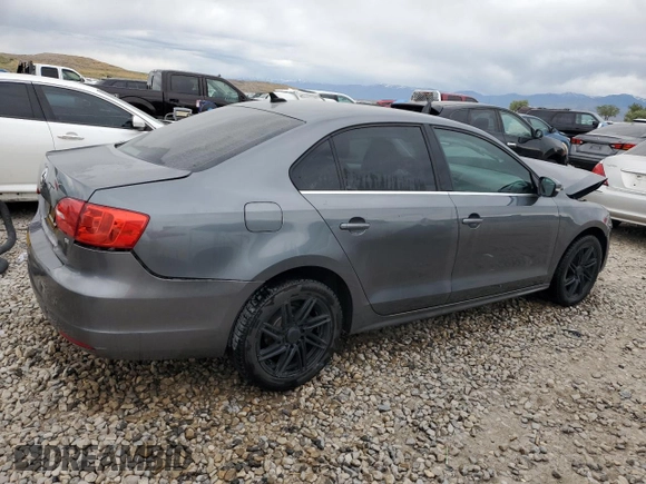 2014 Volkswagen Jetta SE z VIN 3VWD07AJ4EM239120, wystawiony jako Copart lot #57304045 z przebiegiem 183 748 mil mil oraz Szkoda całkowita • Salvage title. Historia ofert i sprzedaży dostępna na DreamBid. Obrazek 3.