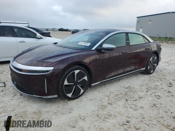 2023 Lucid Air Grand Touring z VIN 50EA1GBA4PA002253, wystawiony jako Copart lot #44174925 z przebiegiem 9760 mil mil oraz Tytuł czysty. Historia ofert i sprzedaży dostępna na DreamBid. Obrazek 1.