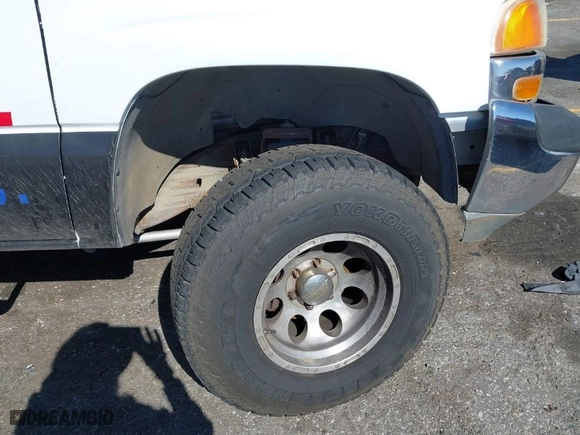 2002 GMC Sierra 1500 SLE with VIN 2GTEC19V221181711, listed as a IAAI auction lot 41571536 with 162,296 mi miles. Bid and sale history available at carsss.com. Image 14.