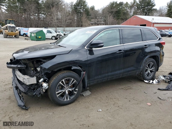 2018 Toyota Highlander LE with VIN 5TDBZRFH5JS490319, listed as a Copart auction lot 47978845 with 124,673 mi miles and Salvage Title. Bid and sale history available at carsss.com. Image 1.
