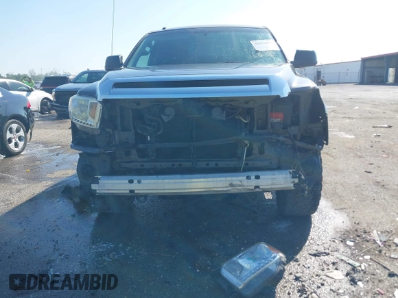 2017 Toyota Tundra 2WD SR5 with VIN 5TFEW5F18HX227330, listed as a IAAI auction lot 41972095 with 92,287 mi miles. Bid and sale history available at carsss.com. Image 12.