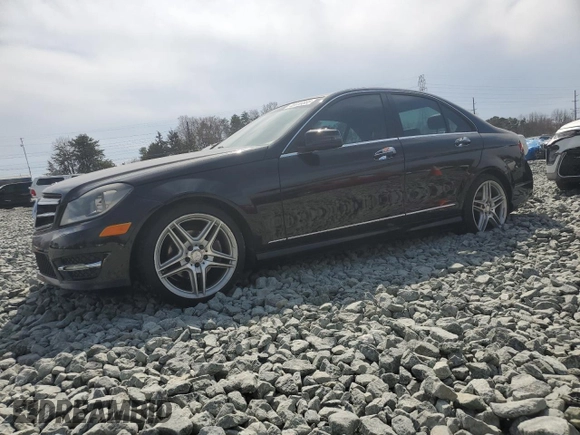 2014 Mercedes-Benz C 250 Sport with VIN WDDGF4HB3EA917970, listed as a Copart auction lot 46916585 with 136,288 mi miles and Salvage title. Bid and sale history available at DreamBid. Image 1.