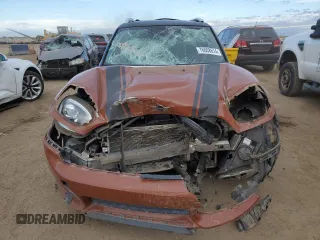 2017 MINI Countryman Cooper with VIN WMZYV5C30H3E01827, listed as a Copart auction lot 76068674 with 61,677 mi miles and Salvage Title. Bid and sale history available at carsss.com. Image 5.