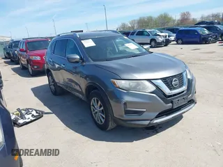 2018 Nissan Rogue SV z VIN KNMAT2MV6JP569246, wystawiony jako IAAI lot #42085827 z przebiegiem 143 364 mil mil oraz . Historia ofert i sprzedaży dostępna na DreamBid. Obrazek 1.