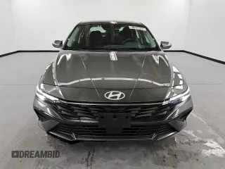 2025 Hyundai Elantra SEL Convenience z VIN KMHLS4DG6SU909857, wystawiony jako Copart lot #57038995 z przebiegiem 11 482 mil mil oraz Szkoda całkowita • Salvage title. Historia ofert i sprzedaży dostępna na DreamBid. Obrazek 5.