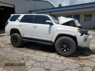 2021 Toyota 4Runner TRD Off Road Premium with VIN JTERU5JR3M5860985, listed as a Copart auction lot 61002155 with Not provided miles and Salvage title. Bid and sale history available at DreamBid. Image 4.