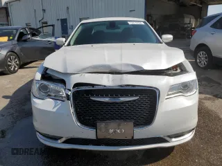2015 Chrysler 300 Limited with VIN 2C3CCAAG0FH743692, listed as a Copart auction lot 72279754 with 170,030 mi miles and Salvage Title. Bid and sale history available at DreamBid. Image 5.