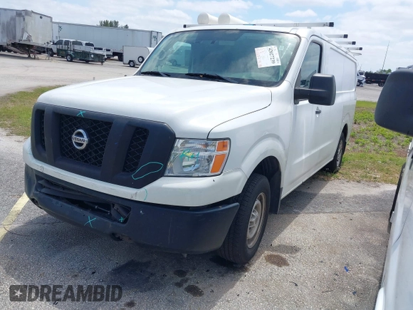 2020 Nissan NV Cargo SV z VIN 1N6BF0KM6LN800927, wystawiony jako IAAI lot #42027239 z przebiegiem 102 724 mil mil oraz . Historia ofert i sprzedaży dostępna na DreamBid. Obrazek 17.