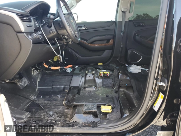 2020 Chevrolet Suburban Premier z VIN 1GNSKJKJ5LR264353, wystawiony jako Copart lot #84262724 z przebiegiem 88 085 mil mil oraz Szkoda całkowita • Salvage title. Historia ofert i sprzedaży dostępna na DreamBid. Obrazek 7.