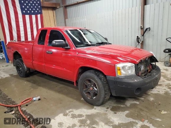 2005 Dodge Dakota SLT with VIN 1D7HW42N25S102256, listed as a Copart auction lot 84477674 with 160,804 mi miles and Salvage title. Bid and sale history available at DreamBid. Image 4.