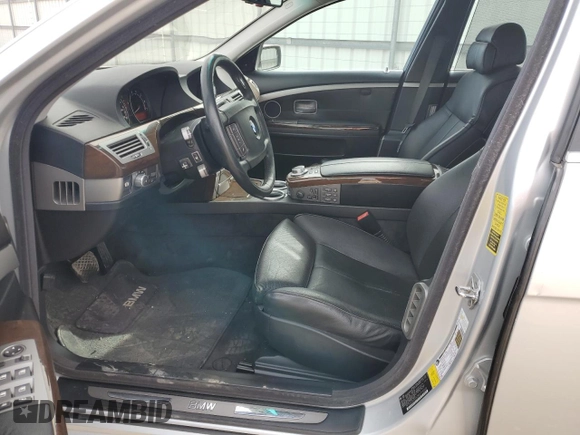 2008 BMW 7 Series 750i with VIN WBAHL83508DT13048, listed as a Copart auction lot 85141334 with 140,853 mi miles and Clean title. Bid and sale history available at DreamBid. Image 7.