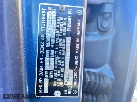 1984 Mercedes-Benz 500 z VIN WDBCA37A9EA027109, wystawiony jako Copart lot #74401344 z przebiegiem 137 953 mil mil oraz Tytuł czysty. Historia ofert i sprzedaży dostępna na DreamBid. Obrazek 10.
