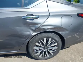 2024 Nissan Altima SV z VIN 1N4BL4DV4RN385646, wystawiony jako IAAI lot #42422125 z przebiegiem 27 335 mil mil oraz . Historia ofert i sprzedaży dostępna na DreamBid. Obrazek 6.