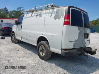 2005 Chevrolet Express Cargo Van with VIN 1GCGG25VX51226784, listed as a IAAI auction lot 42012325 with 537,878 mi miles. Bid and sale history available at carsss.com. Image 3.