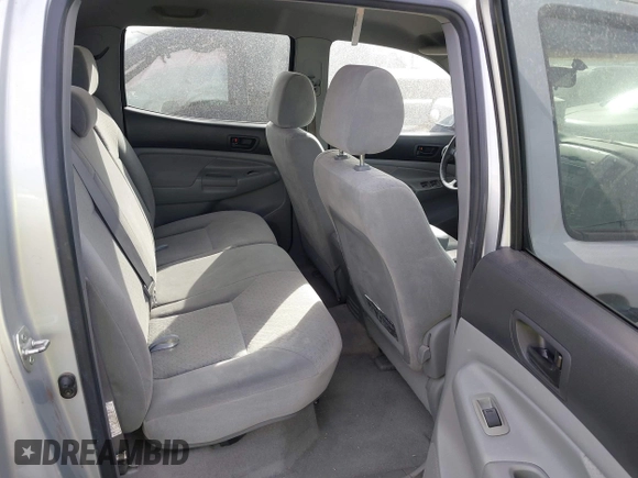 2005 Toyota Tacoma PreRunner with VIN 3TMKU72N45M003048, listed as a IAAI auction lot 41789059 with 87,310 mi miles. Bid and sale history available at carsss.com. Image 8.