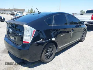 2011 Toyota Prius I z VIN JTDKN3DUXB1375772, wystawiony jako IAAI lot #42315979 z przebiegiem 208 265 mil mil oraz . Historia ofert i sprzedaży dostępna na DreamBid. Obrazek 4.