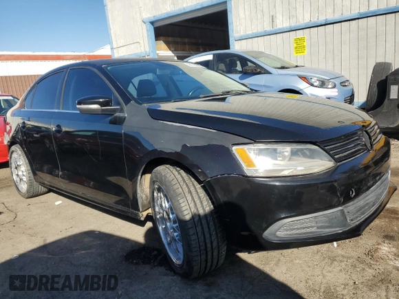 2014 Volkswagen Jetta Sedan SE w/Connectivity with VIN 3VWD07AJ3EM354078, listed as a Copart auction lot 44766995 with 137,117 mi miles and Clean Title. Bid and sale history available at carsss.com. Image 4.
