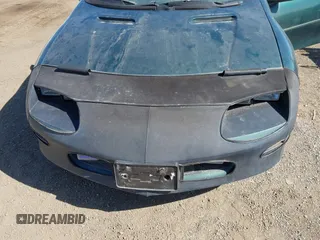 1995 Chevrolet Camaro z VIN 2G1FP22S7S2114586, wystawiony jako IAAI lot #42250390 z przebiegiem 172 124 mil mil oraz . Historia ofert i sprzedaży dostępna na DreamBid. Obrazek 6.