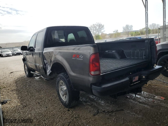 2006 Ford Super Duty F-250 XL with VIN 1FTSW21P76ED52440, listed as a Copart auction lot 42009945 with 197,908 mi miles and Salvage Title. Bid and sale history available at carsss.com. Image 2.