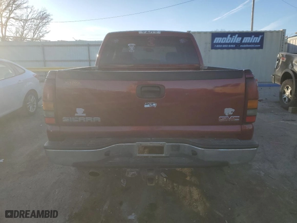 2004 GMC Sierra 1500 Crew Cab SLT with VIN 2GTEK13T441425873, listed as a Copart auction lot 84068604 with 261,500 mi miles and Salvage Title. Bid and sale history available at carsss.com. Image 6.