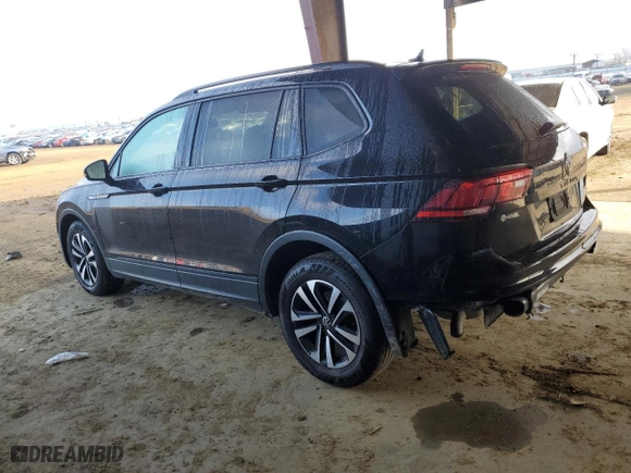 2022 Volkswagen Tiguan S with VIN 3VV1B7AXXNM012536, listed as a Copart auction lot 81937034 with 38,912 mi miles and Salvage Title. Bid and sale history available at carsss.com. Image 2.