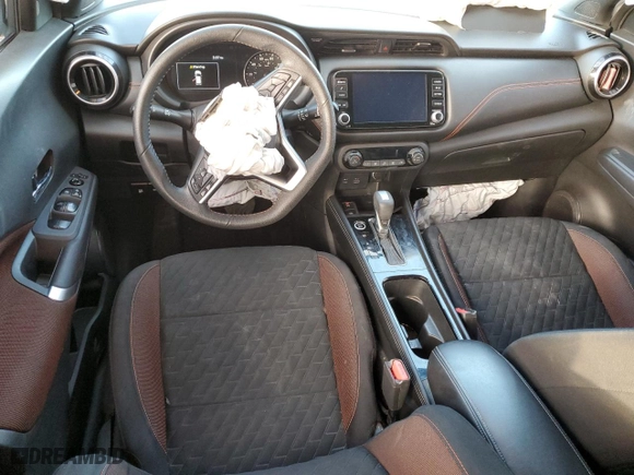 2022 Nissan Kicks SR with VIN 3N1CP5DVXNL499513, listed as a Copart auction lot 42601555 with 52,186 mi miles and Salvage Title. Bid and sale history available at carsss.com. Image 8.