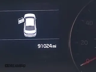 2017 Kia Cadenza Premium z VIN KNALC4J12H5089486, wystawiony jako IAAI lot #41437774 z przebiegiem 91 024 mil mil oraz . Historia ofert i sprzedaży dostępna na DreamBid. Obrazek 15.
