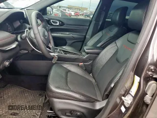 2023 Jeep Compass Trailhawk z VIN 3C4NJDDN8PT514773, wystawiony jako Copart lot #51137555 z przebiegiem 37 239 mil mil oraz Szkoda całkowita • Salvage title. Historia ofert i sprzedaży dostępna na DreamBid. Obrazek 7.