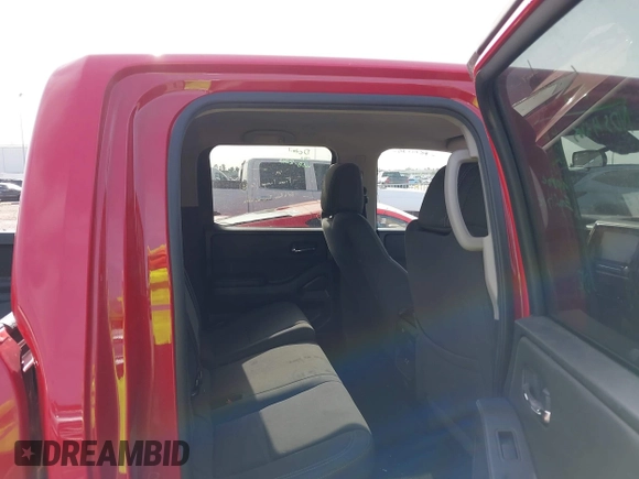 2023 Nissan Frontier Pro-X z VIN 1N6ED1EJ0PN667047, wystawiony jako IAAI lot #42639635 z przebiegiem 58 508 mil mil oraz . Historia ofert i sprzedaży dostępna na DreamBid. Obrazek 8.