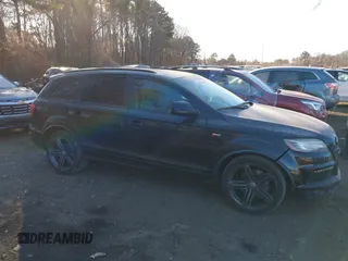 2014 Audi Q7 3.0T S line Prestige with VIN WA1DGAFE5ED013147, listed as a IAAI auction lot 41432296 with 121,861 mi miles. Bid and sale history available at carsss.com. Image 13.