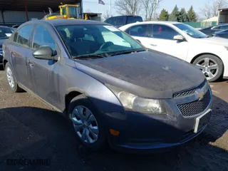 2013 Chevrolet Cruze LS with VIN 1G1PA5SH5D7252862, listed as a IAAI auction lot 41683088 with 37,806 mi miles. Bid and sale history available at carsss.com. Image 1.