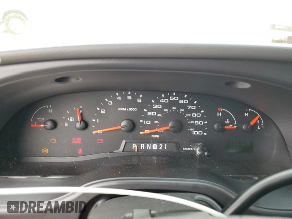 2006 Ford Econoline Passenger XL with VIN 1FMRE11W46DB09883, listed as a Copart auction lot 69028364 with 200,878 mi miles and Salvage Title. Bid and sale history available at DreamBid. Image 9.