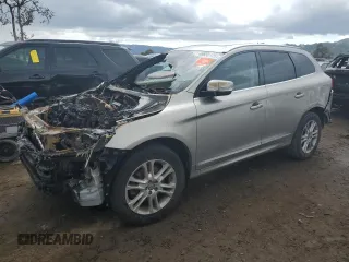 2016 Volvo XC60 T5 Drive-E Premier с VIN YV440MDK9G2784999, выставлен на аукционе Copart как лот 49850175 с пробегом Не указан миль и На запчасти • Non repairable. История ставок и продаж доступна на DreamBid. Изображение 1.