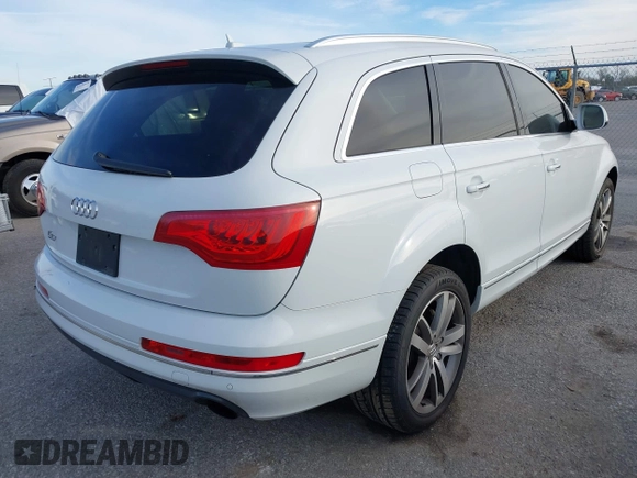 2012 Audi Q7 3.0T Premium Plus with VIN WA1LGAFE7CD010386, listed as a IAAI auction lot 41307785 with 208,704 mi miles. Bid and sale history available at carsss.com. Image 4.