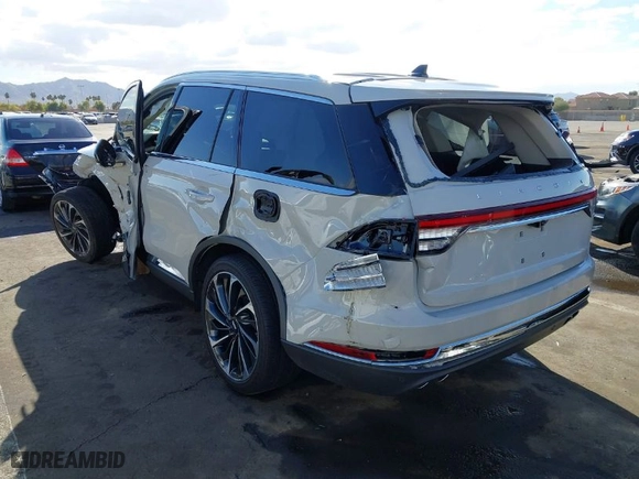 2023 Lincoln Aviator Reserve with VIN 5LM5J7WC0PGL14870, listed as a IAAI auction lot 41278696 with 1 mi miles. Bid and sale history available at carsss.com. Image 3.