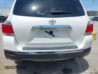2013 Toyota Highlander with VIN 5TDZA3EH4DS041481, listed as a IAAI auction lot 42056940 with 113,427 mi miles and . Bid and sale history available at DreamBid. Image 6.
