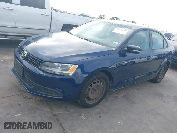 2014 Volkswagen Jetta SE z VIN 3VWD17AJ5EM369548, wystawiony jako IAAI lot #42588501 z przebiegiem 115 062 mil mil oraz . Historia ofert i sprzedaży dostępna na DreamBid. Obrazek 2.