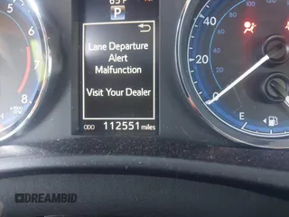 2017 Toyota Corolla L с VIN 5YFBURHEXHP607459, выставлен на аукционе IAAI как лот 42002669 с пробегом 112 551 миль миль и . История ставок и продаж доступна на DreamBid. Изображение 7.