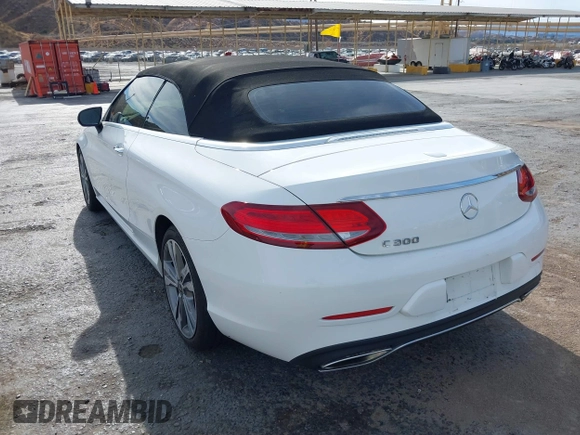 2018 Mercedes-Benz C 300 z VIN WDDWK4JB3JF643216, wystawiony jako IAAI lot #41140000 z przebiegiem 85 819 mil mil oraz . Historia ofert i sprzedaży dostępna na DreamBid. Obrazek 3.
