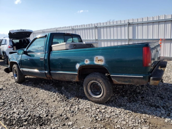1997 GMC Sierra 1500 SL with VIN 1GTEC14WXVZ505001, listed as a Copart auction lot 53973435 with 217,305 mi miles and Non Repairable. Bid and sale history available at DreamBid. Image 2.