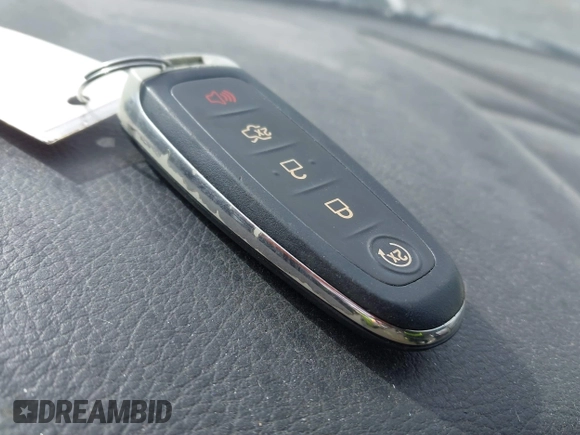 2015 Ford Focus Titanium с VIN 1FADP3N26FL232639, выставлен на аукционе IAAI как лот 41699403 с пробегом 86 870 миль миль и . История ставок и продаж доступна на DreamBid. Изображение 11.