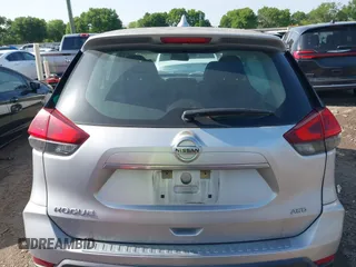 2018 Nissan Rogue SV with VIN KNMAT2MVXJP517232, listed as a IAAI auction lot 41924893 with 205,932 mi miles. Bid and sale history available at carsss.com. Image 16.