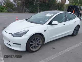 2023 Tesla Model 3 z VIN 5YJ3E1EA3PF404847, wystawiony jako IAAI lot #42159899 z przebiegiem 30 036 mil mil oraz . Historia ofert i sprzedaży dostępna na DreamBid. Obrazek 2.