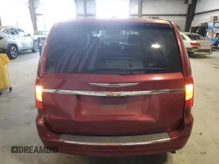 2011 Chrysler Town & Country Touring L z VIN 2A4RR8DG8BR679926, wystawiony jako Copart lot #50766645 z przebiegiem 234 764 mil mil oraz Szkoda całkowita • Salvage title. Historia ofert i sprzedaży dostępna na DreamBid. Obrazek 6.