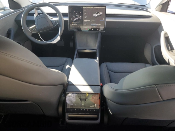 2025 Tesla Model 3 Long Range z VIN 5YJ3E1EA8SF927015, wystawiony jako Copart lot #89373905 z przebiegiem 91 mil mil oraz Szkoda całkowita • Salvage title. Historia ofert i sprzedaży dostępna na DreamBid. Obrazek 8.