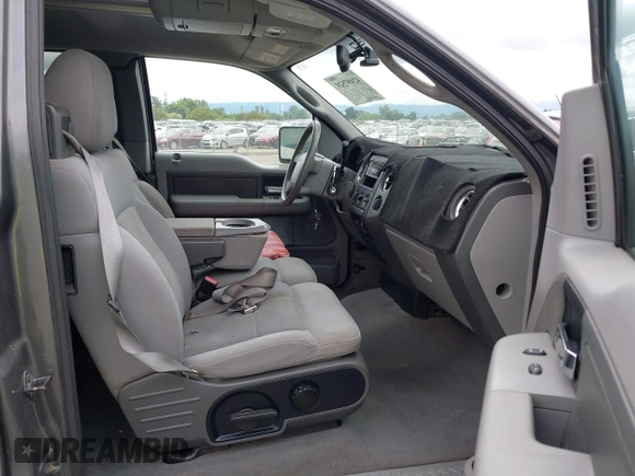 2004 Ford F-150 XLT z VIN 1FTPX145X4NB48672, wystawiony jako IAAI lot #42497529 z przebiegiem 178 758 mil mil oraz . Historia ofert i sprzedaży dostępna na DreamBid. Obrazek 5.