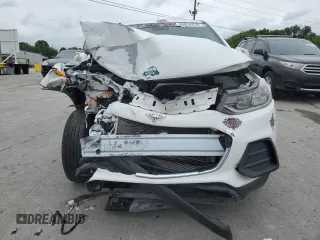 2020 Chevrolet Trax LS with VIN KL7CJKSB8LB058612, listed as a Copart auction lot 56024275 with 26,948 mi miles and Salvage Title. Bid and sale history available at DreamBid. Image 5.