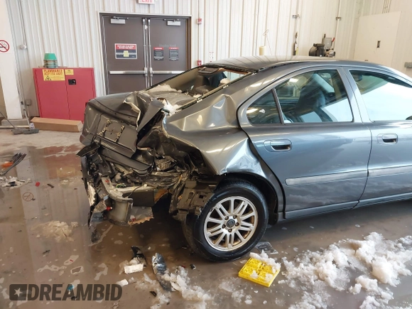 2004 Volvo S60 с VIN YV1RS61T842344192, выставлен на аукционе IAAI как лот 41278520 с пробегом Не указан миль и . История ставок и продаж доступна на DreamBid. Изображение 16.
