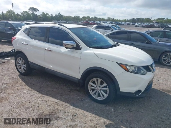 2017 Nissan Rogue SV z VIN JN1BJ1CP7HW007270, wystawiony jako IAAI lot #41908931 z przebiegiem 94 373 mil mil oraz . Historia ofert i sprzedaży dostępna na DreamBid. Obrazek 1.